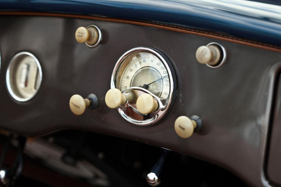 Ford DeLuxe Phaeton 1936 года  (фото 8 из 17)